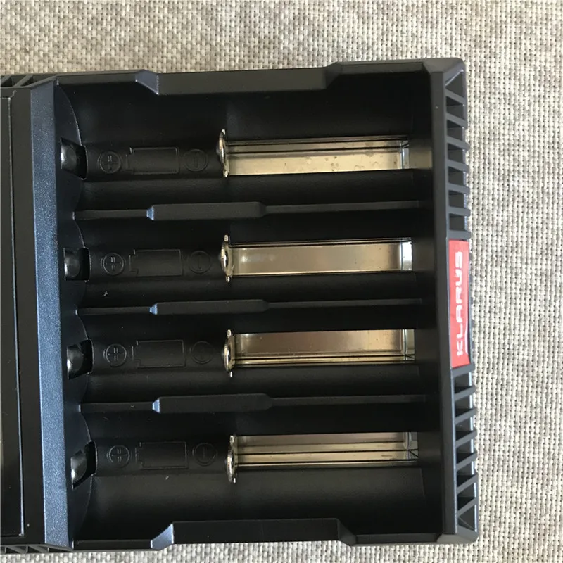 Klarus CH4S 4 слота LiFePO4 26650 18650 16340 14500 Li-Ion Ni-MH Ni-Cd AA AAA зарядное устройство с
