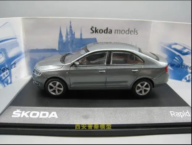 Высокое моделирование 1:43 сплав SKODA RAPLD модель автомобиля, раздвижные детские игрушки