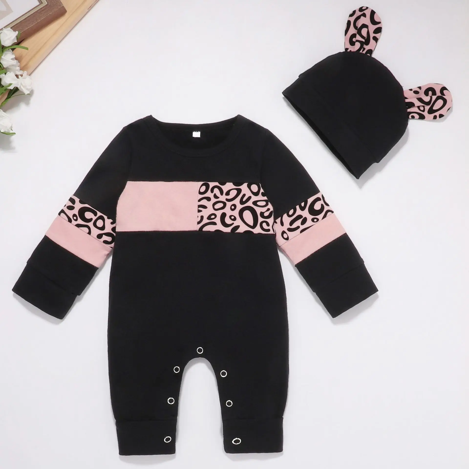 

Baby Girl Clothes Set Leopard Patchwork newborn baby clothes cotton long-sleeved bear boy girl romper hat and bib Sets