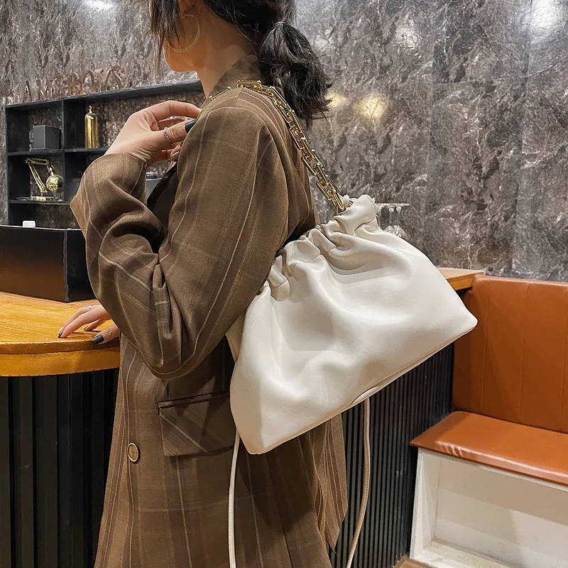 Клатчи на цепочке для женщин дизайнерские сумки через плечо из искусственной