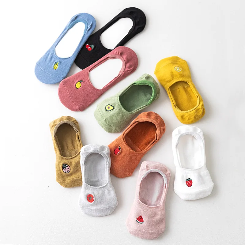

A pair of women's fruit breathable socks, non-slip, avocado, strawberry, apple embroidered socks