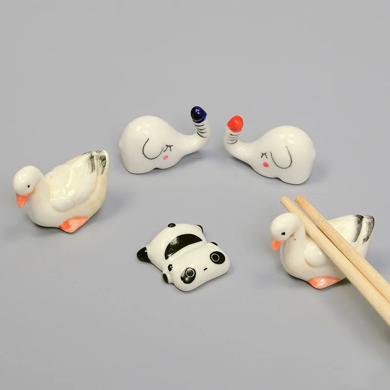 

Daily ceramic tableware Fashion creative zakka groceries Sakura chopstick rest Home decoration cat chopsticks