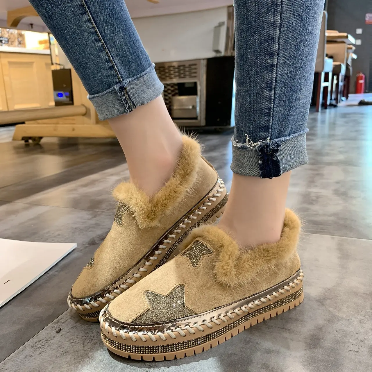 

2021 Women Shoes Slip on Female Row Shoes Platform Flats Casual Ladies Vulcanize Shoes crystal Women Sneakers