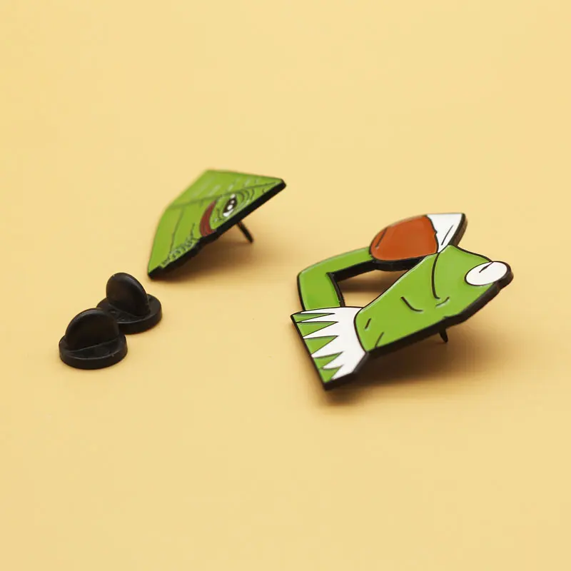 Брошь в виде лягушки Пепе и грустная улыбка забавные эмалированные заколки для
