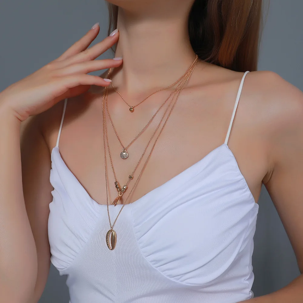 New Retro Multilayer Necklace Bohemian Long Necklace Imitation Moon Shell Metal Pendant 4 Layers Ladies Fashion Jewelry