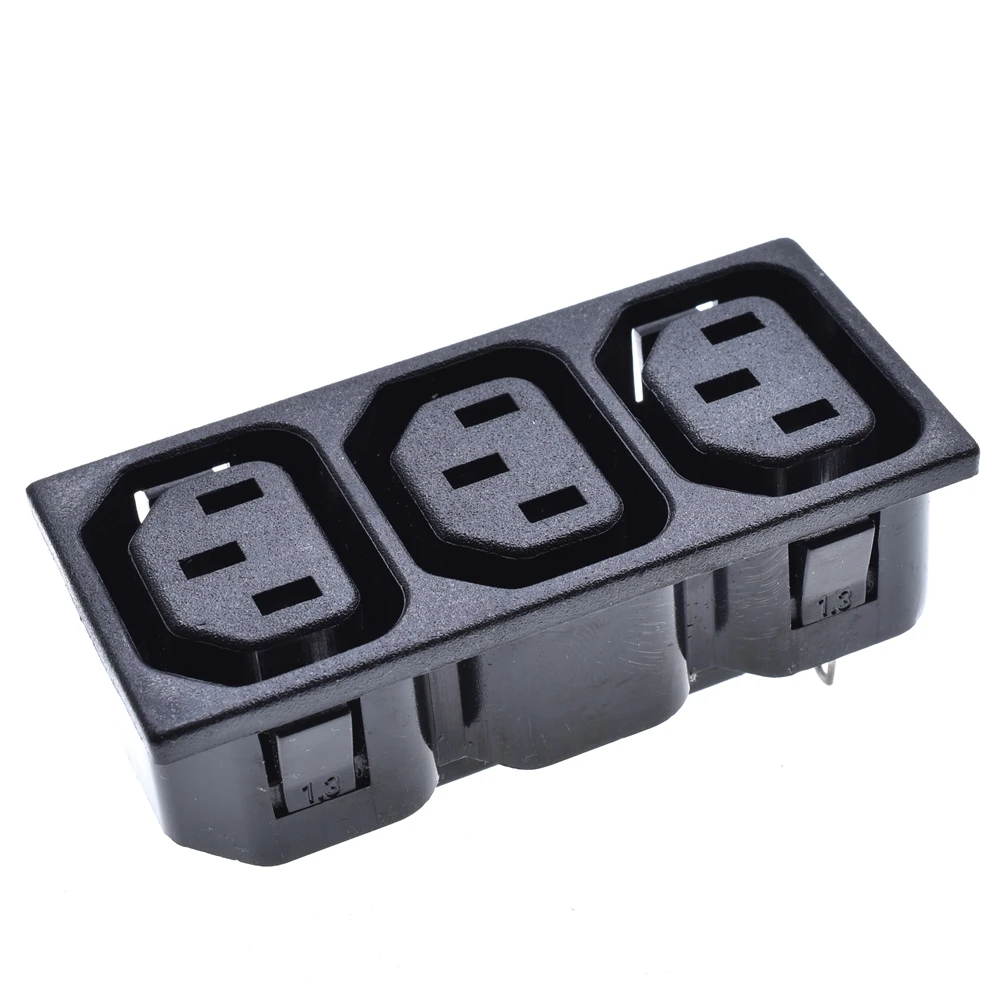 Производительная розетка IEC320-C13 гнездовая 3 контакта направления на входе