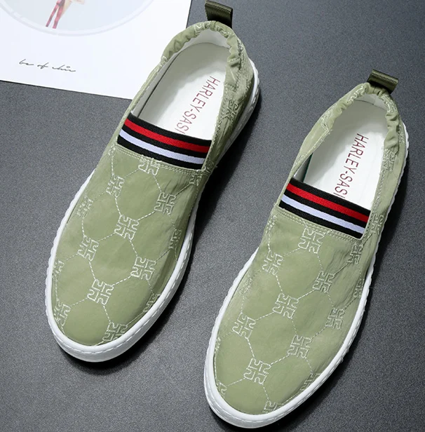 

2020 New Spring Summer Light Canvas Shoes Men Breathable Men Shoes Loafers Soft Comfortable Outdoor Flat Lazy Shoes for Male