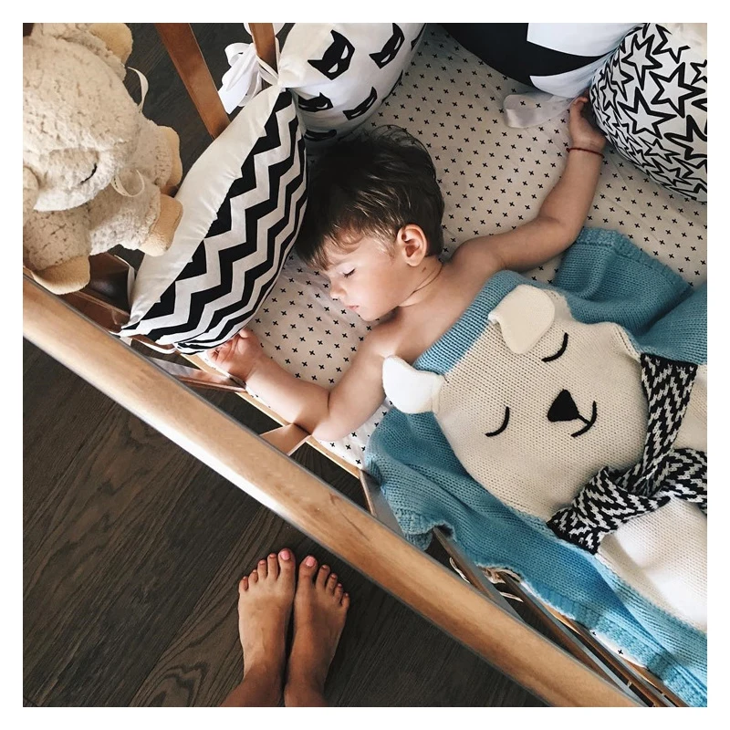 Вязаное одеяло пляжный коврик детское удерживающее трехмерное белое с ушками