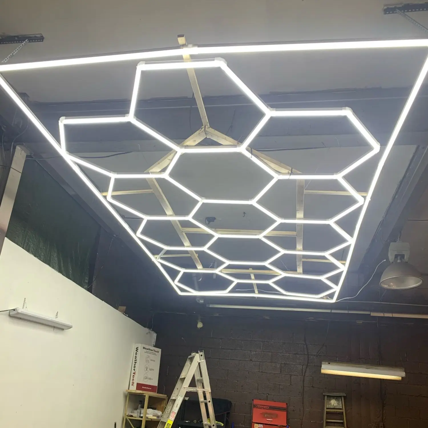 

GE8001 Hot Sales Honeycomb New Hive Hexagon Led Ceiling Light For Garage Maintenance Bay Lighting