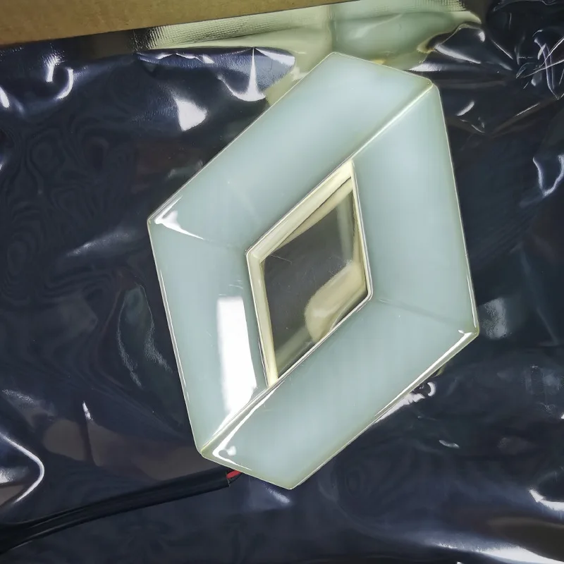 

4D Car Logo LED Light Renault Rear Car Logo Light Suitable for Renault Corio Megana logo Badge Exterior Design Decoration