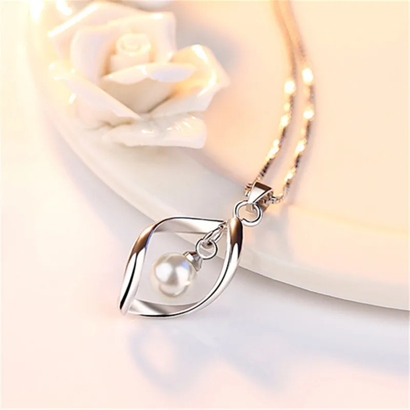 Женское ожерелье с подвеской в виде листьев