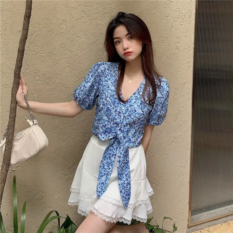 

Cropped Shirts Womens Leisure Print V-Neck Puff Short Sleeve Temperament Summer Sweet Student Korean Style Fashion Female Tops