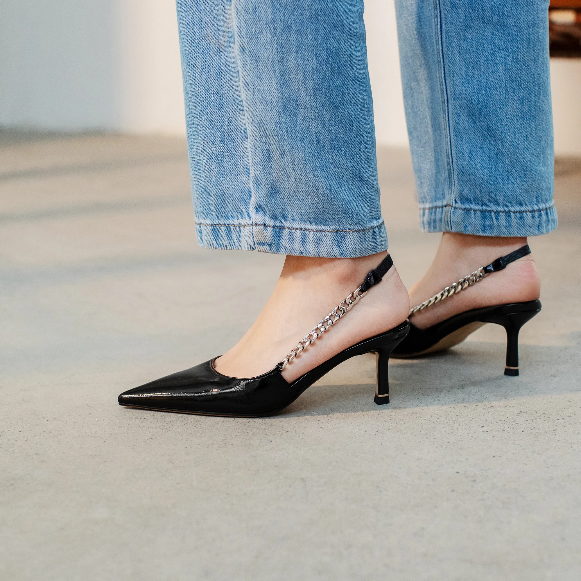 

Osunlina Brand Lady Pumps 2021 New Pointed Toe Metal Chain 6.5cm Thin Heels Real Cow Patent Leather Quality Handmade Party Shoes