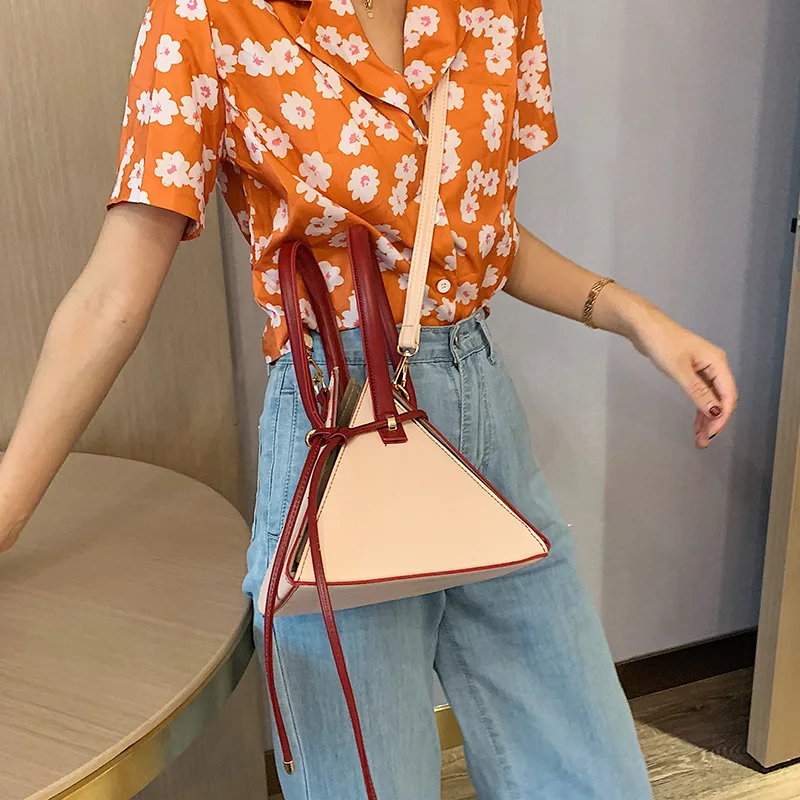 Niche Design Bag Female 2021 New Korean Version of The Portable Net Red Fashion Girl Casual and Xing Creative Messenger Bag