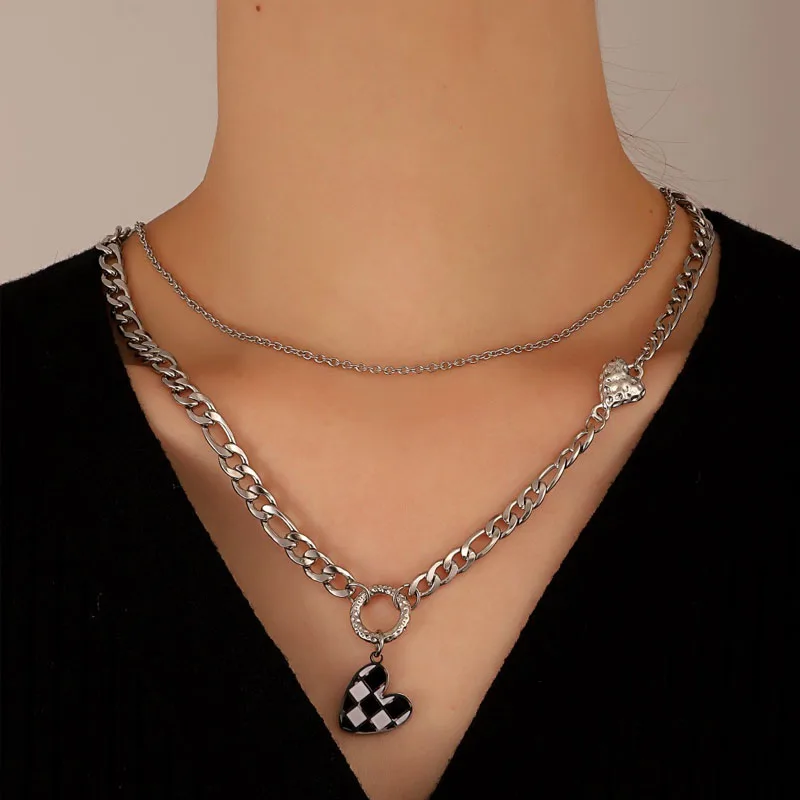 

Sweet Korean Black White Heart Checkerboard Choker Couple Grid Matching Pendant Necklace 2022 Trend For Women Girls Jewelry