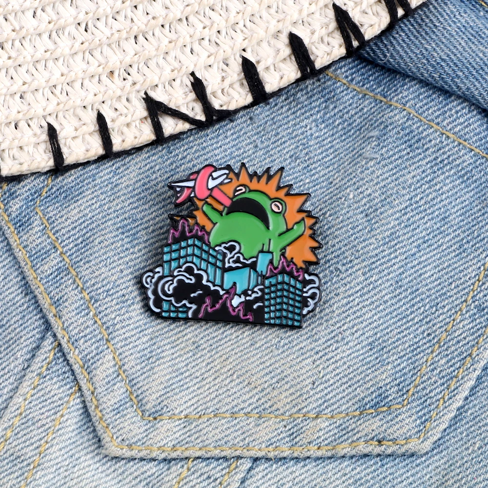 Cartoon Frog Warrior Brooches Enamel Pins Angry Animal Monster Destroy City Badges Pin Clothes Lapel Jewelry Gifts For Women Men | Украшения