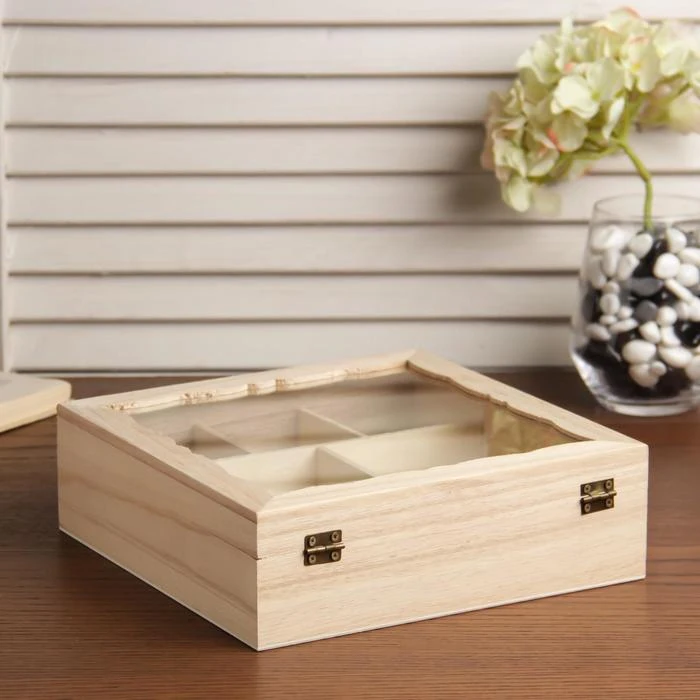 Шкатулка для мелочей со стеклянной вставкой росписи