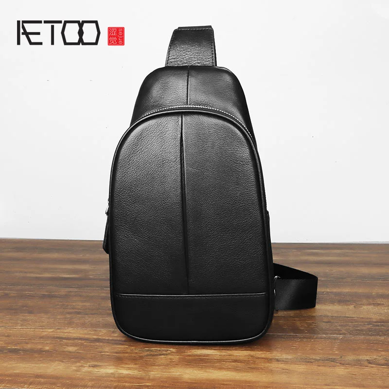 

AETOO Fashion leather chest bag, first layer leather shoulder bag, leisure travel large-capacity messenger bag