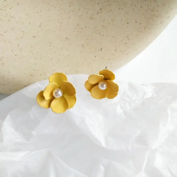 New Fashion Bohemian Yellow Colors Flower Shape Earrings Small Cute Stud Earring | Украшения и аксессуары