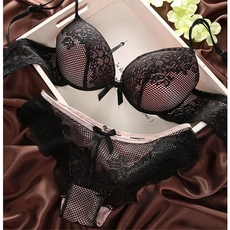 Модное кружевное привлекательное тонкое нижнее белье с глубоким V-образным