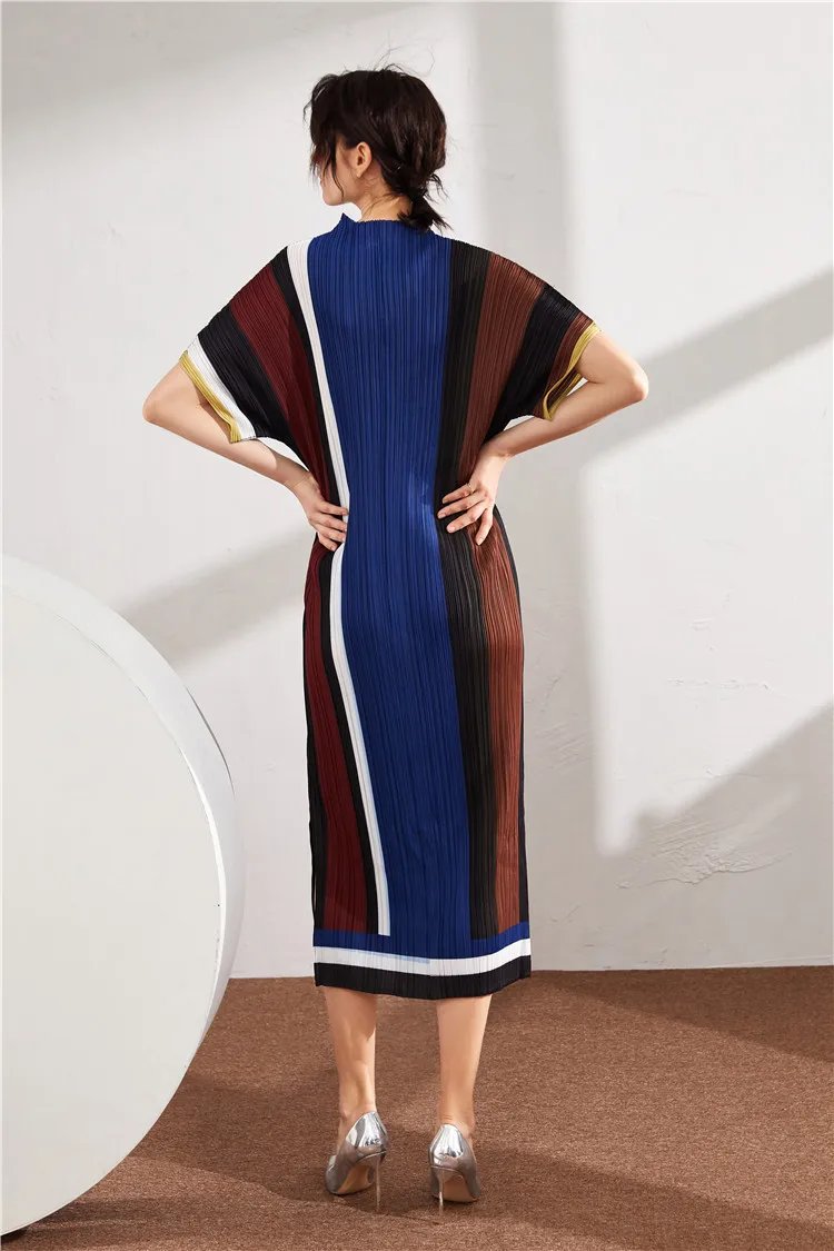 

2021 New Pleated Spring Summer Long Loose V-neck Striped Patchwork Woman Dress