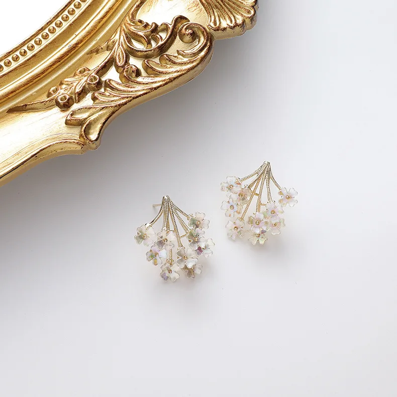 

2020 New Retro Fresh Small Shell Flower Earrings Elegant Sweety Lovely Style Bouquet Accessories Pendientes Party Gifts