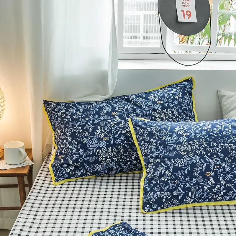 Комплект постельного белья с цветком синий Королевский размер комплекты