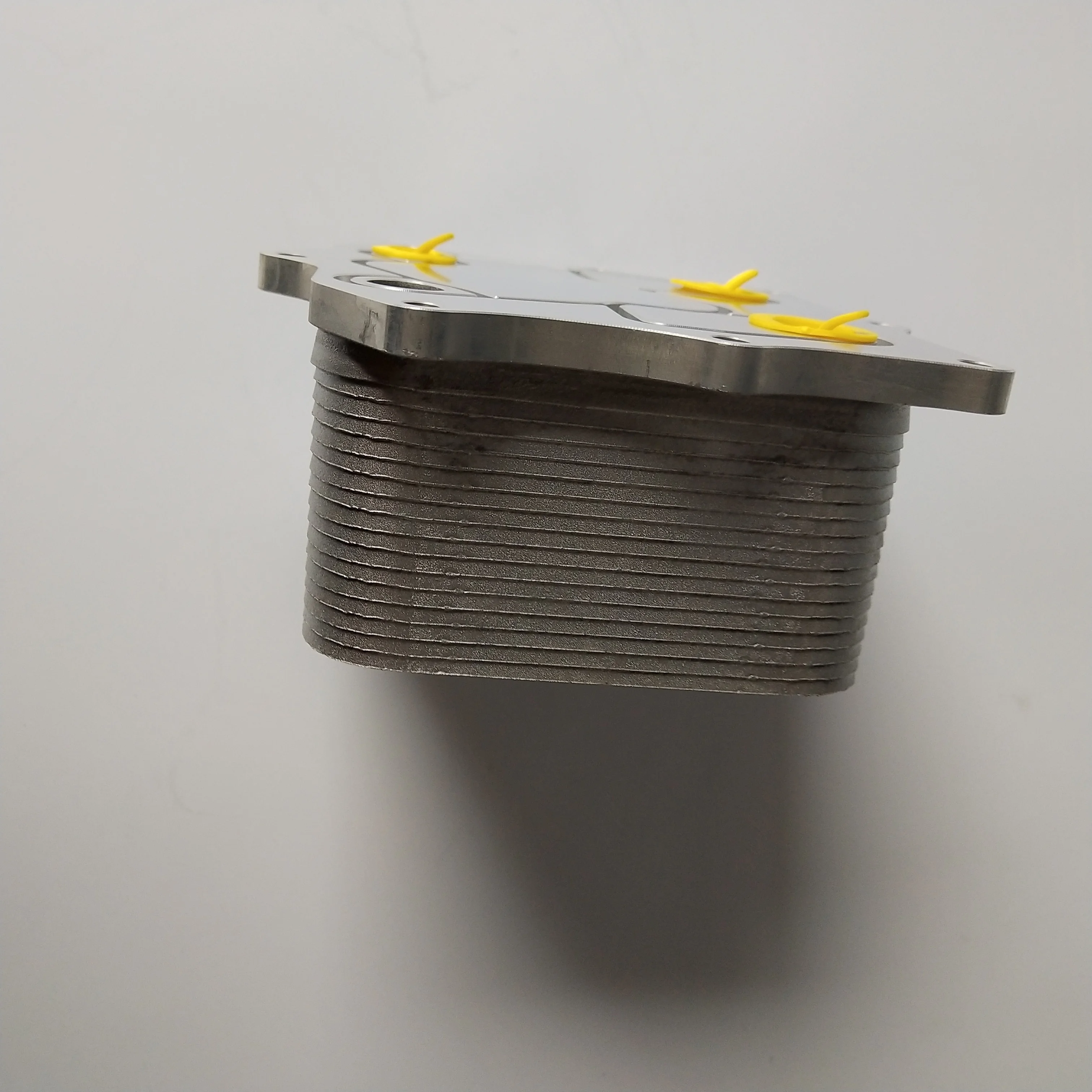 

Shiyan Factory price Diesel engine parts ISF2.8 oil cooler 5318533