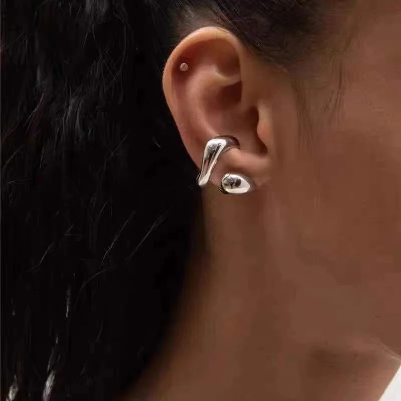

Leafy clip earring without earhole