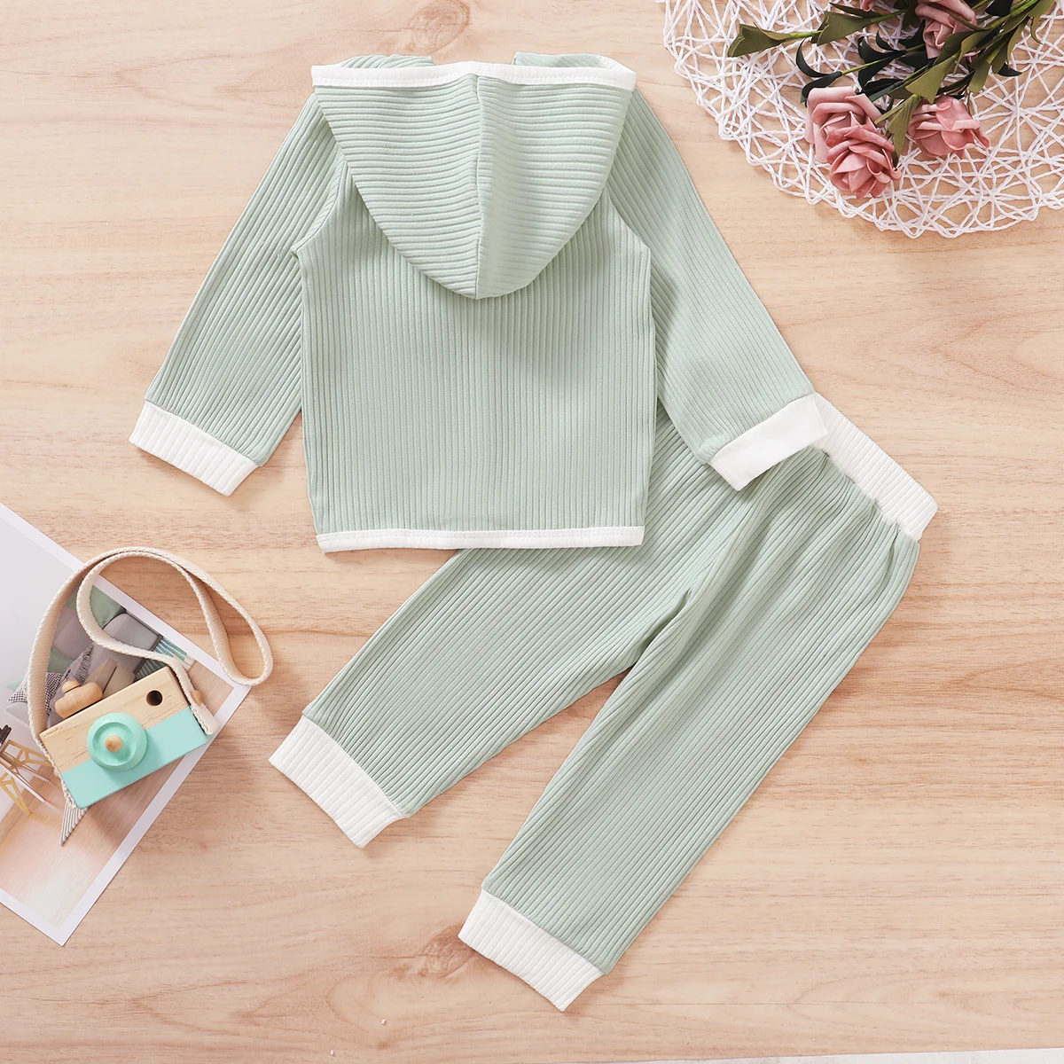 

2Pcs Baby Girl 3M-18M Cotton Casual Suit Contrast Color Ribbing Long Sleeve Buttoned Hoodie Loose Trousers with Bow Drawstring