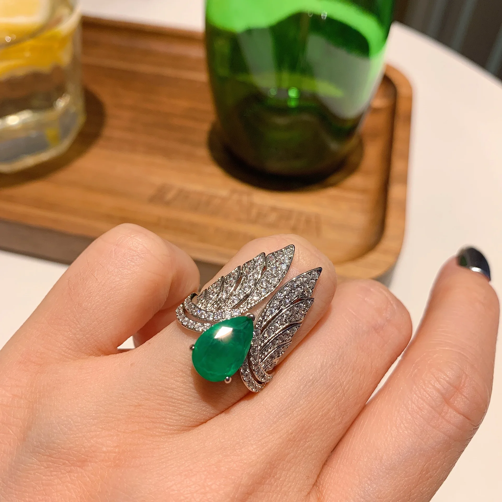 Женское кольцо из серебра 2022 пробы с изумрудом | Украшения и аксессуары