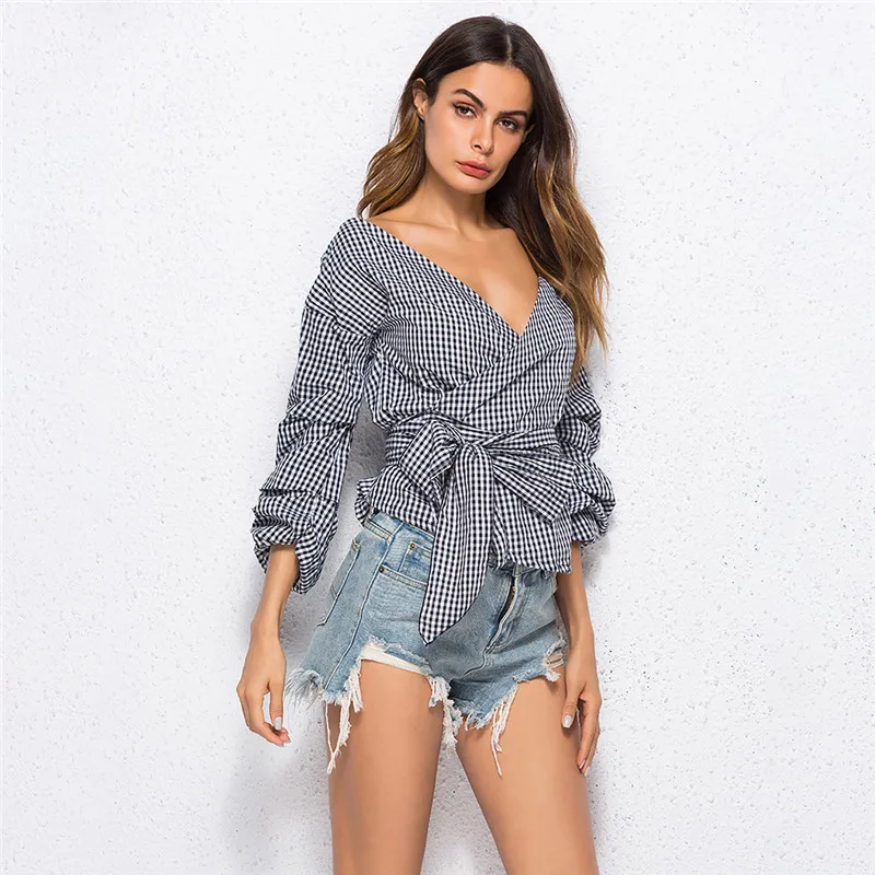 Женская футболка с открытыми плечами длинным рукавом на шнуровке осень-лето