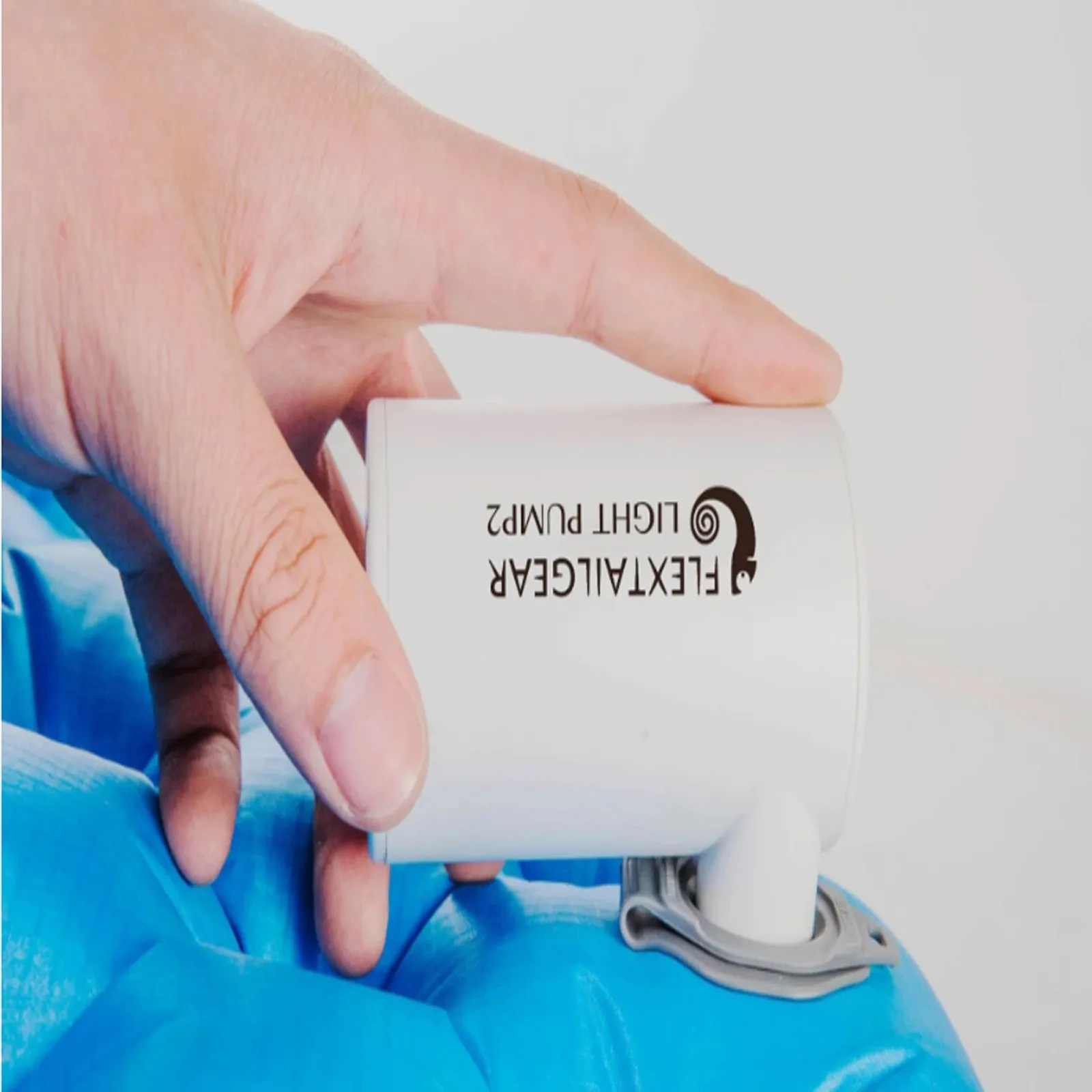 

Free Shipping Outdoor Camping Usb Rechargeable Mini Ultralight Portable Swimming Pool Air Bed Bomba de aire porttil ultraligera