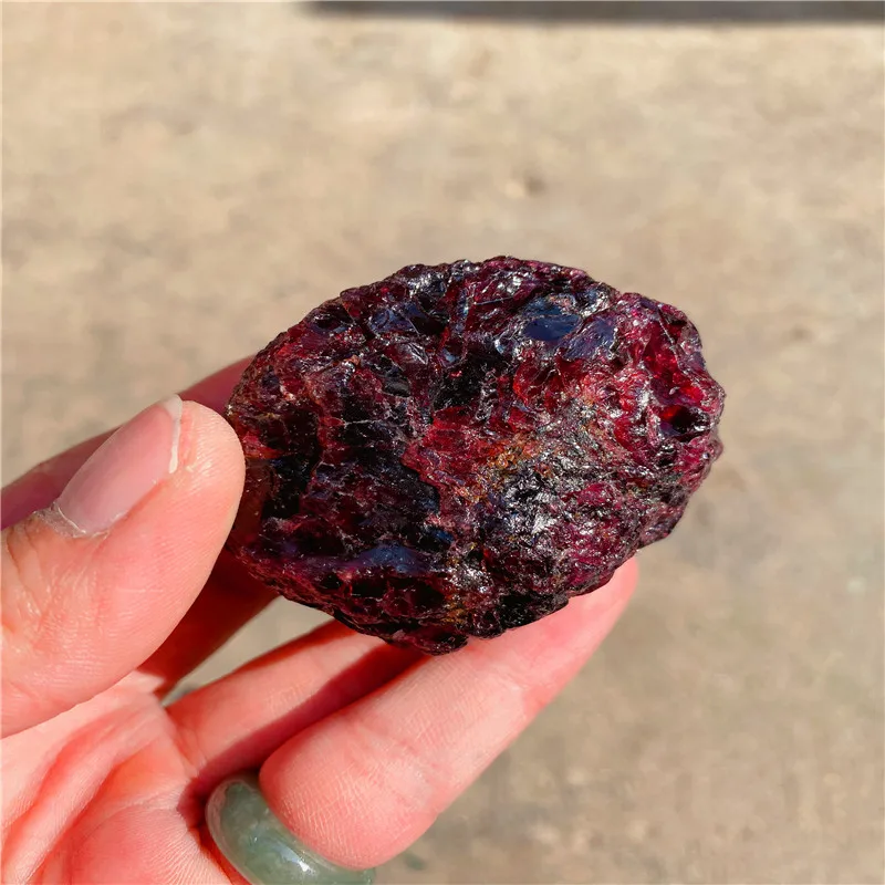 Уникальные Редкие натуральные необработанные красные гранаты 260 г фотокристаллы