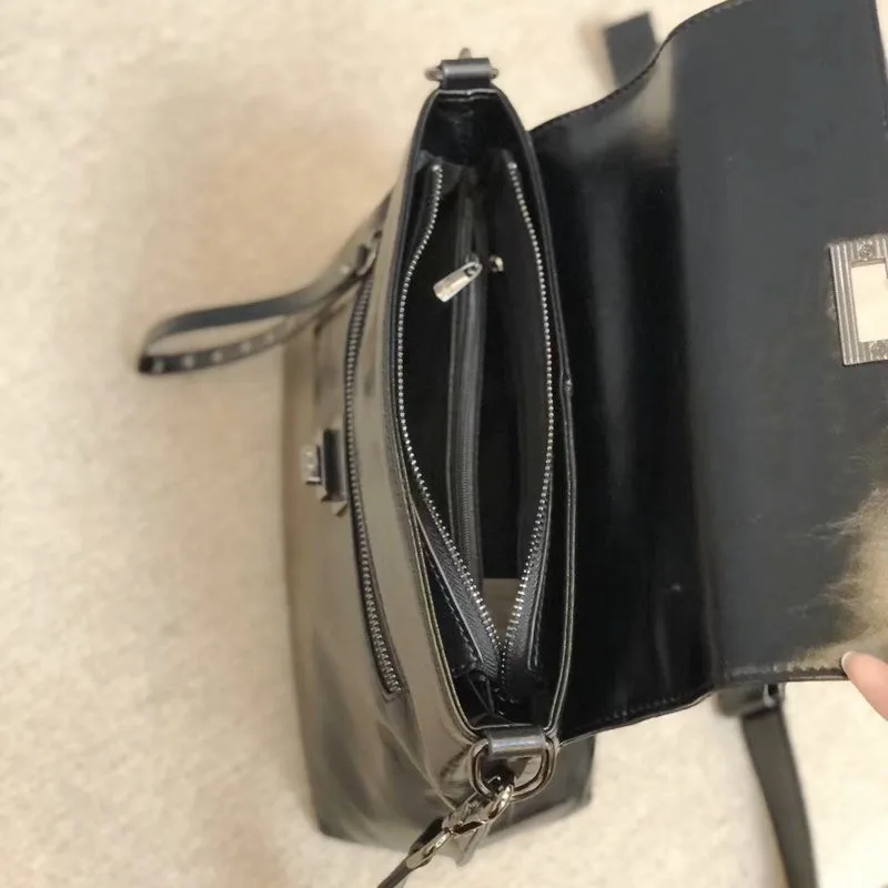

Office Ladies Vintage Messenger Bags Rivet Strap Women Genuine Leather Shoulder Bag Softshell Satchels Big Pack Crossbody Bags