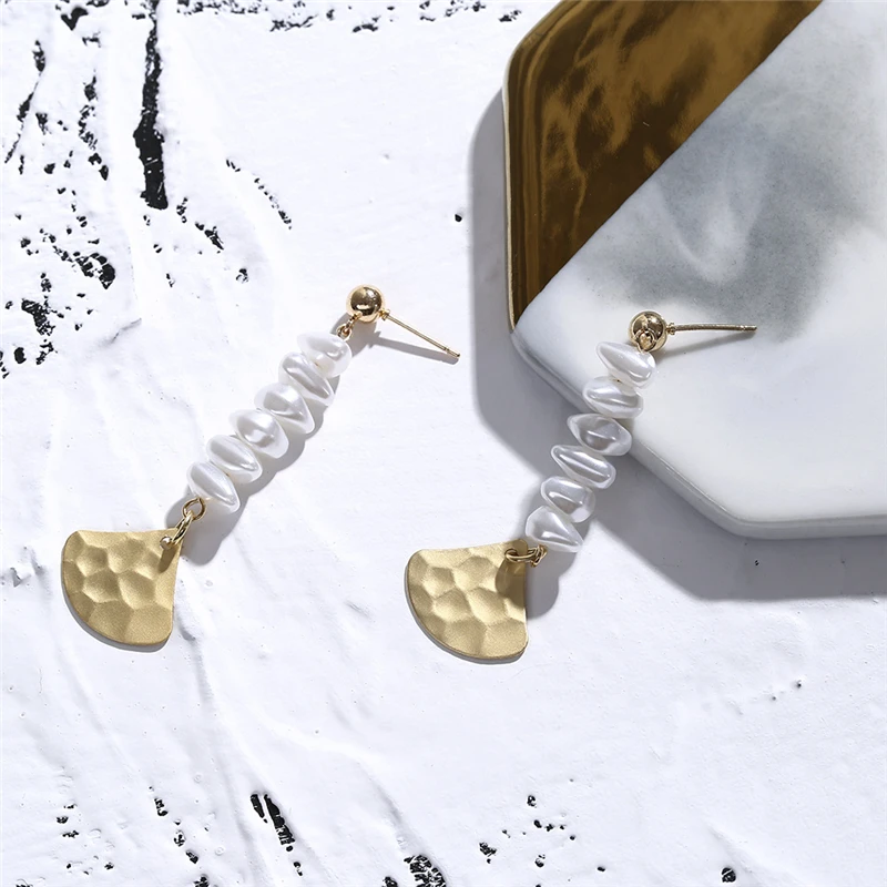 Вивилэйди Модные подвесные серьги для женщин с имитацией жемчуга в стиле барокко, шикарные серьги с покрытием из сплава, подвеска в виде ракушки для женского ювелирного украшения.