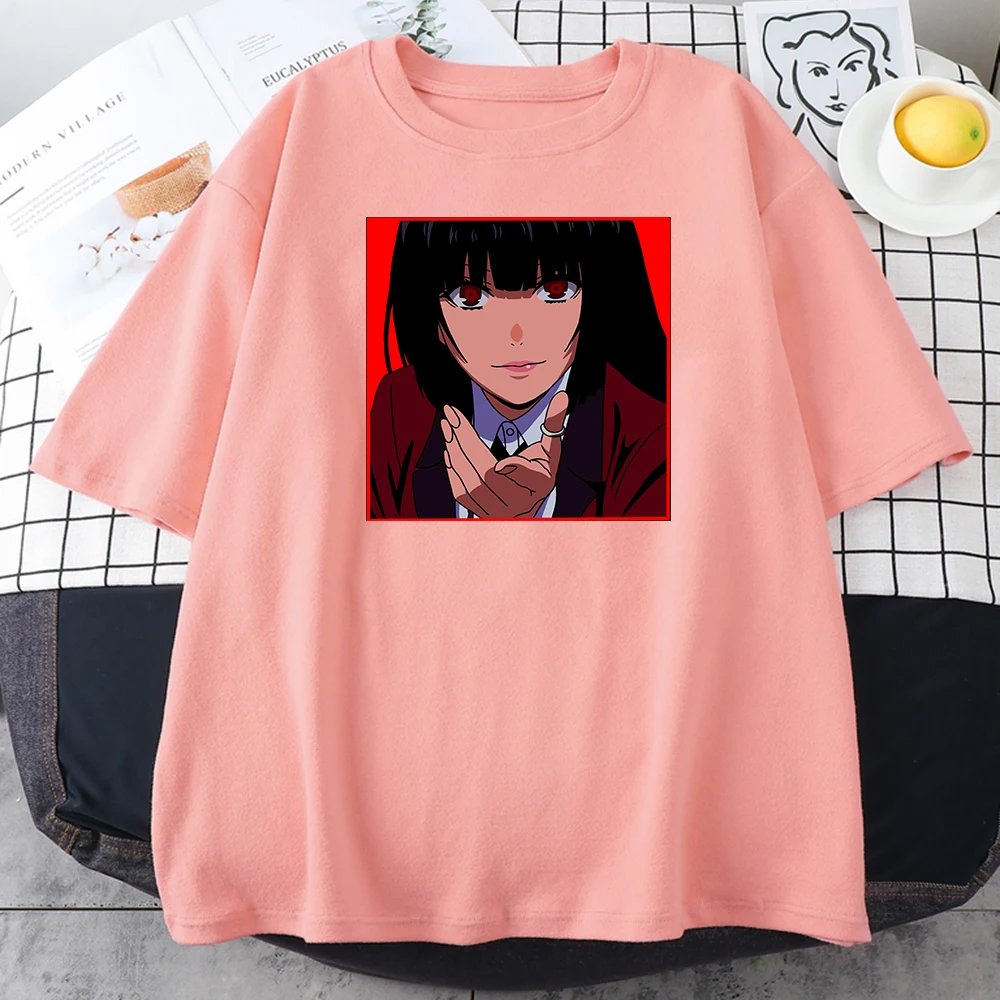 

Женская футболка с коротким рукавом, круглым вырезом и принтом