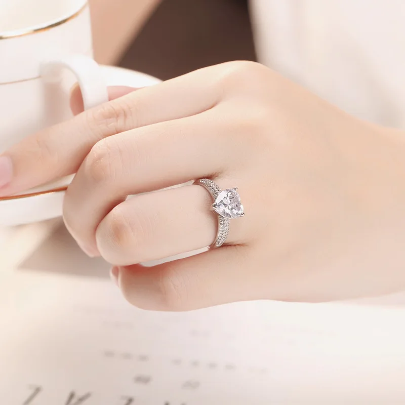 Женское кольцо с крупным сердцем и камнем 3 карата|Кольца| |