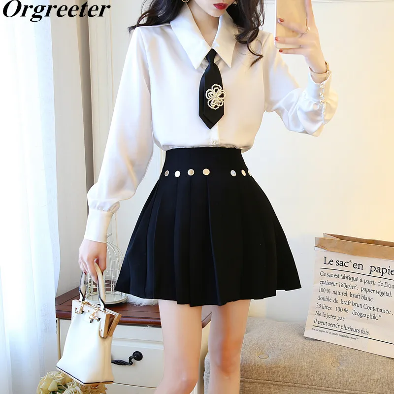 Цветок бисера галстук белая рубашка и заклепки Черная трапециевидная