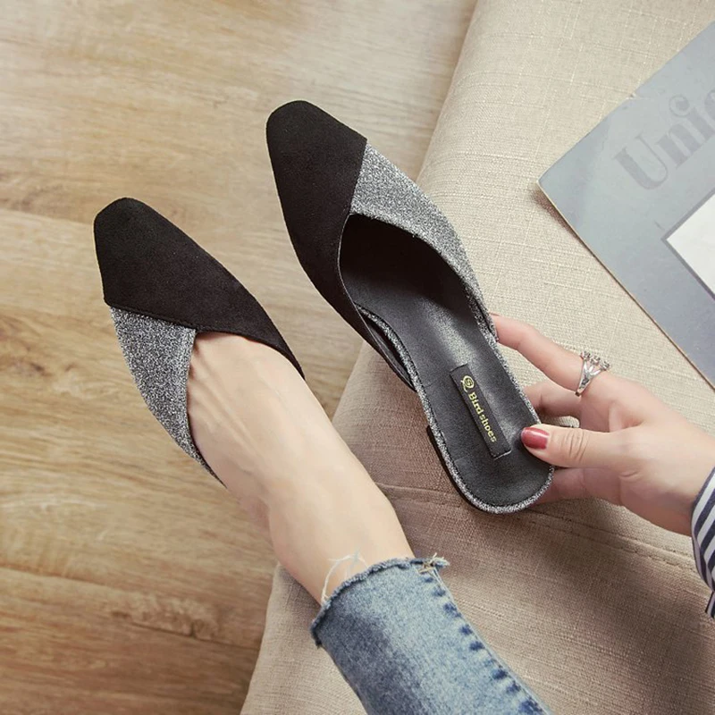 Тканевые тапочки шлепанцы с закрытым носком и блестками Слипоны на квадратном