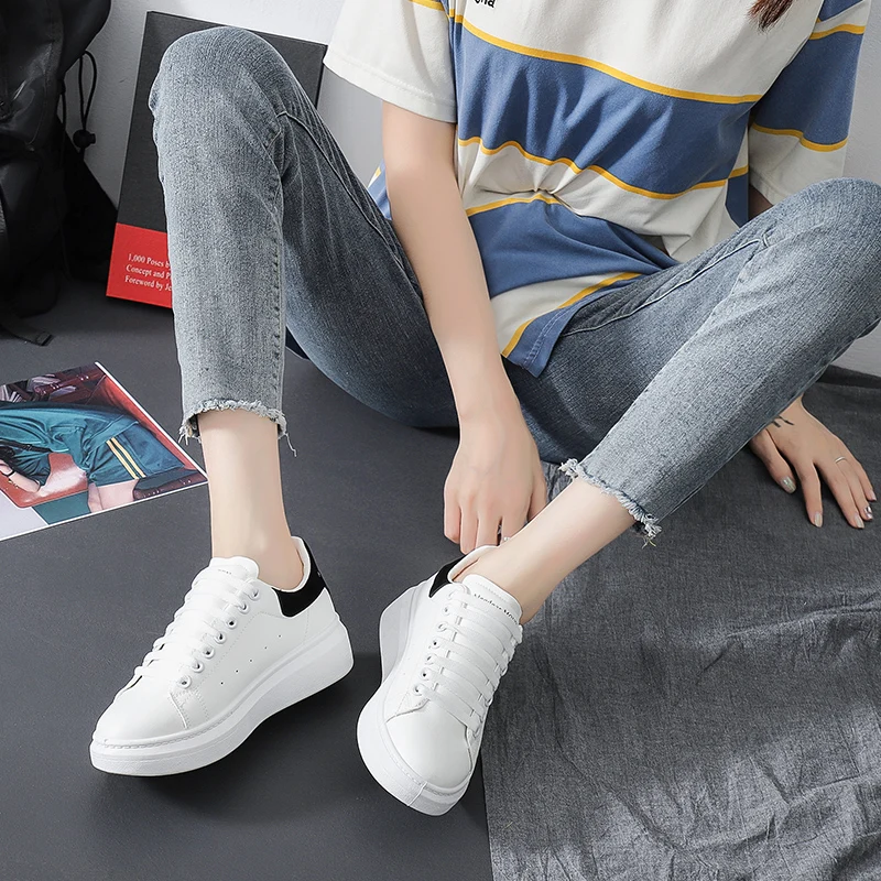 2021 Hot Sale Women Tennis Shoes White Chunky Increasing 3cm women Sneakers Gym Female Sport Walking Trainers Tenis Feminino
