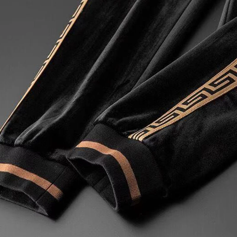 

2020 new gold velvet sports suit men's loose large size trendy embroidered ribbon stitching casual two-piece suit