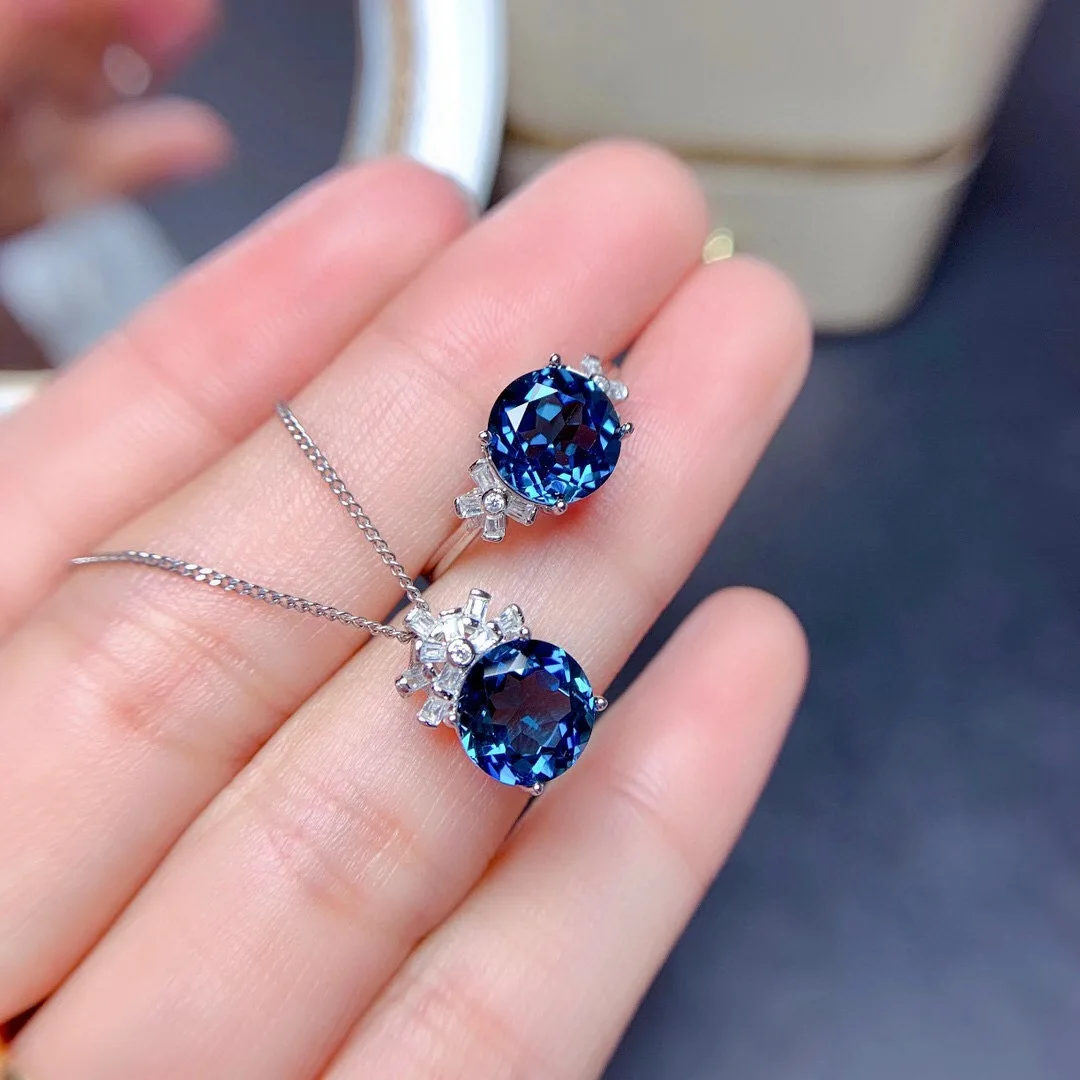

Комплект из колье и серёг, из серебра 925 пробы, с сапфиром