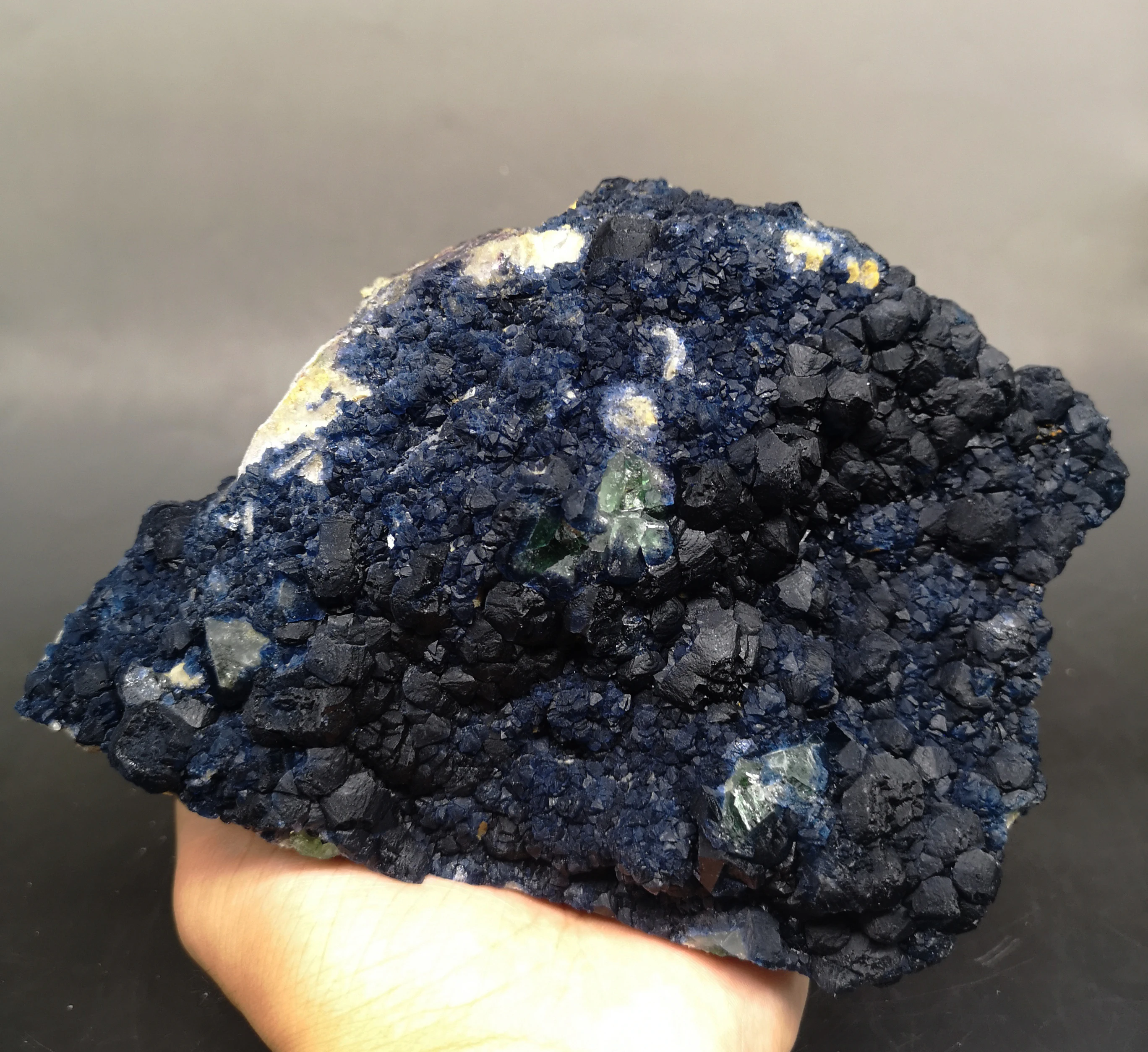 1518 г натуральный идеальный синий флюорит минеральный образец формы Внутренняя