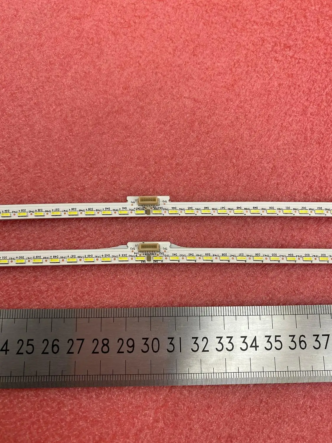 

New 10 PCS/lot 84LED 598mm LED Backlight strip for LED55M5600UC Hisense_55_HE550IUC_B52_84+84_4014M LT-1163576-B E227809 124G055