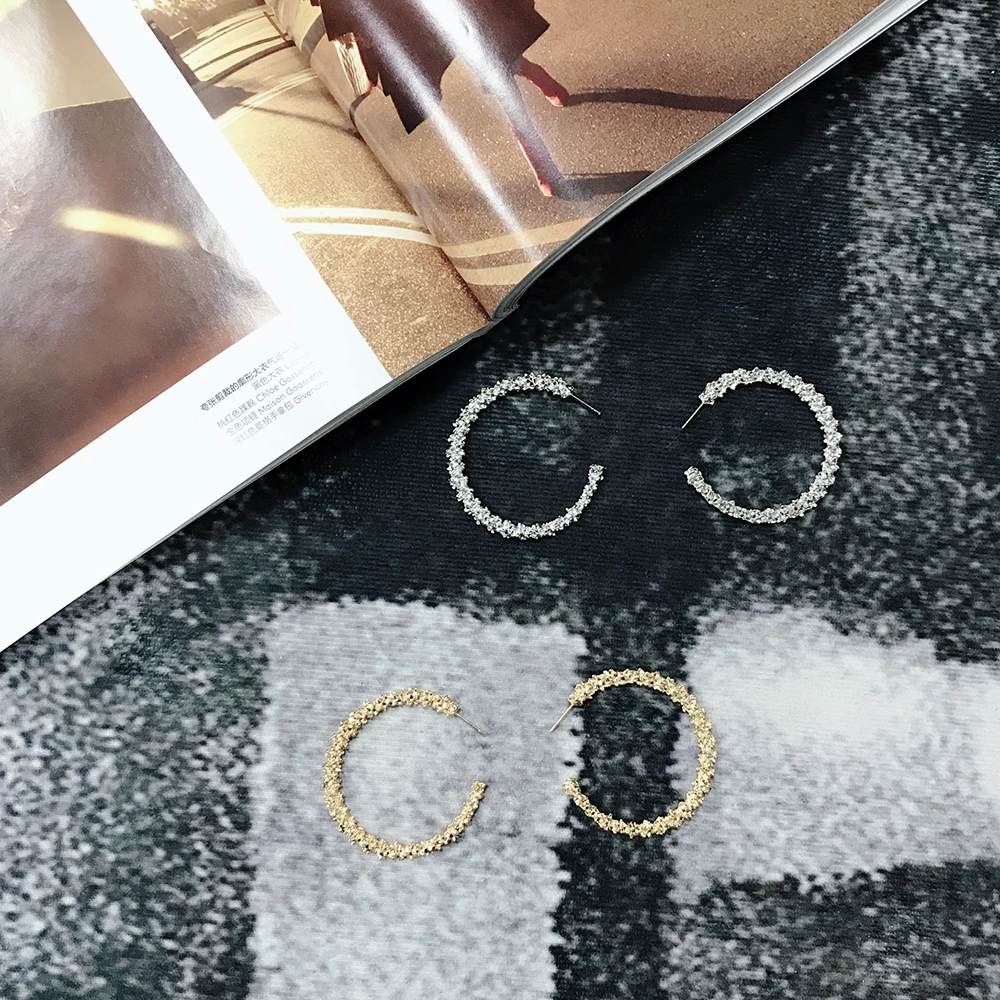 Женские современные серьги-гвоздики с золотым кольцом крупные тяжелые серьги в