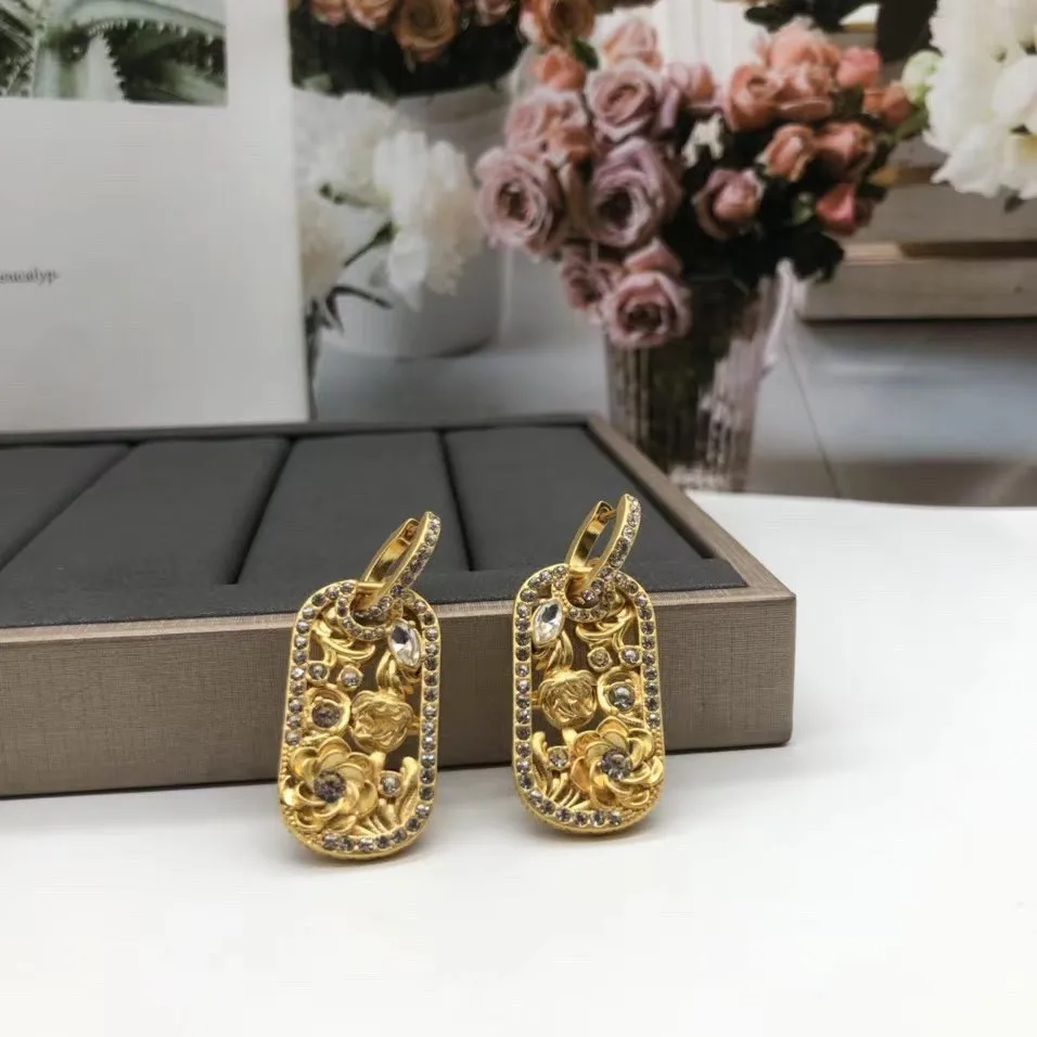 

European and American square hollow court retro Diamond Earrings