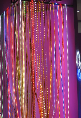 

SMD striplight,SMD BAR Light,flexible LED striplight,SMD2835,240LED/Meter,12V DC,5Meter/Roll,IP44,indoor and outdoor,3M tape