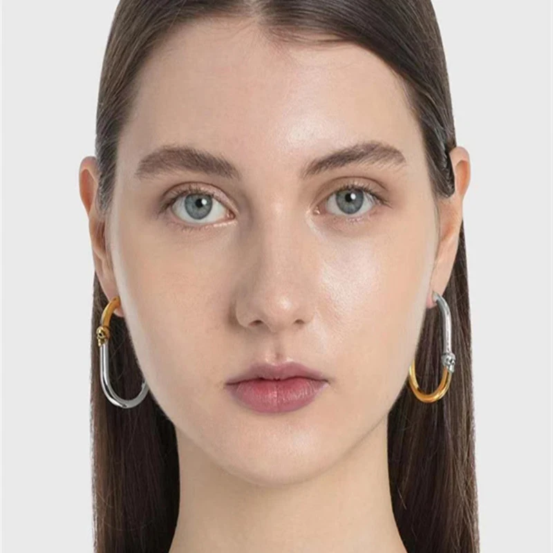 

SRCOI New Trendy Geometric Double Color Matching Oval-Shaped Hoop Earring Unique Skull Decoration Woemn Party Jewelry