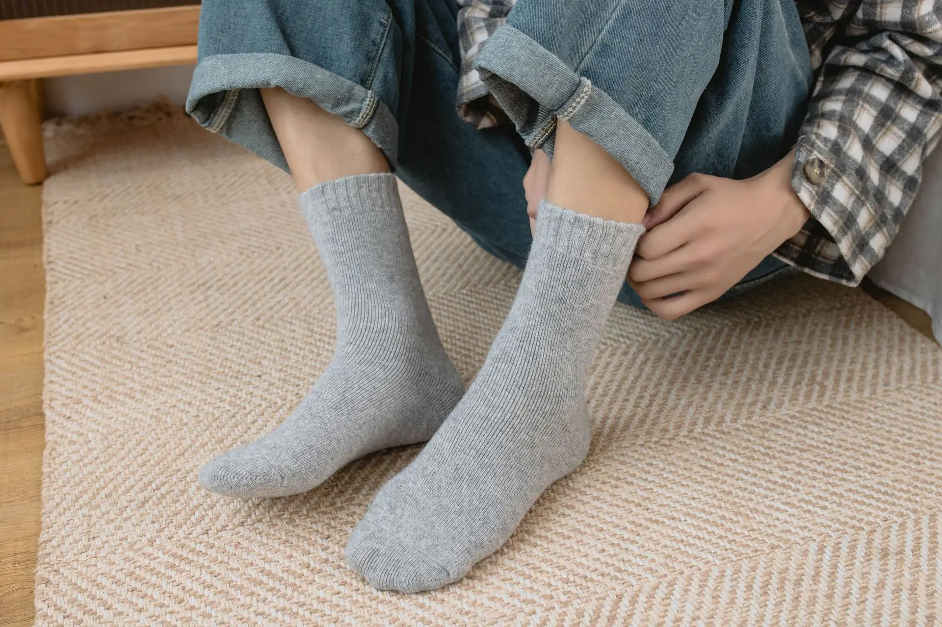 

Men's And Women's Winter Tube Socks Thickened Long Wool Socks